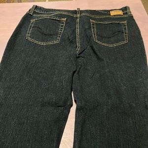 Levi’s signature size 16 misses short jeans